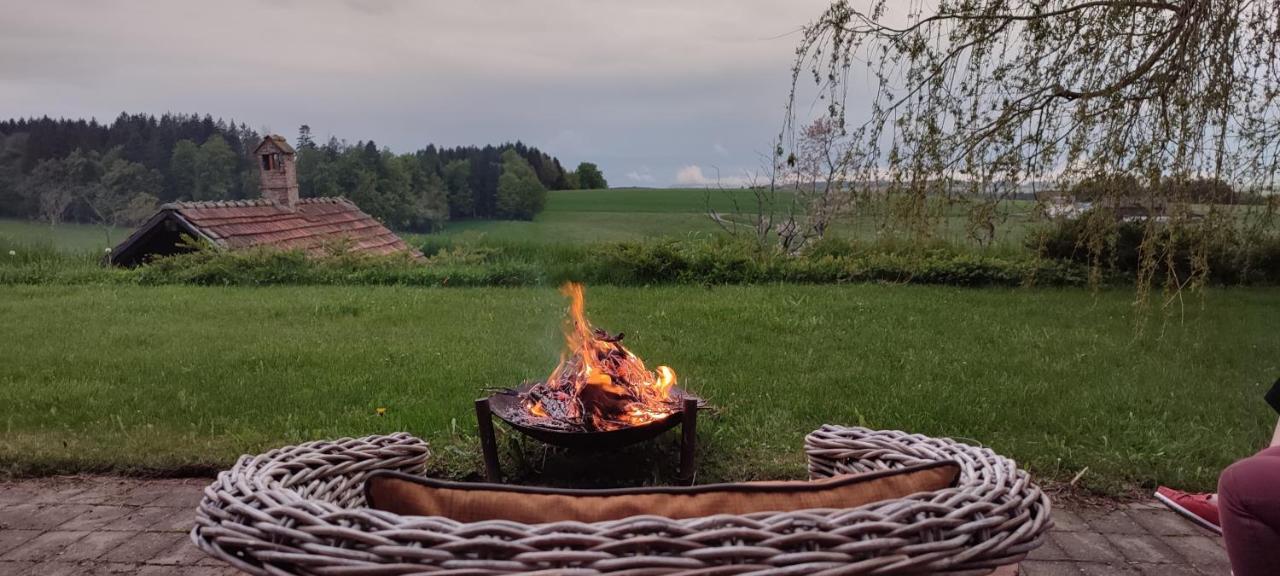 Les Abeilles Bed & Breakfast Romont Bagian luar foto