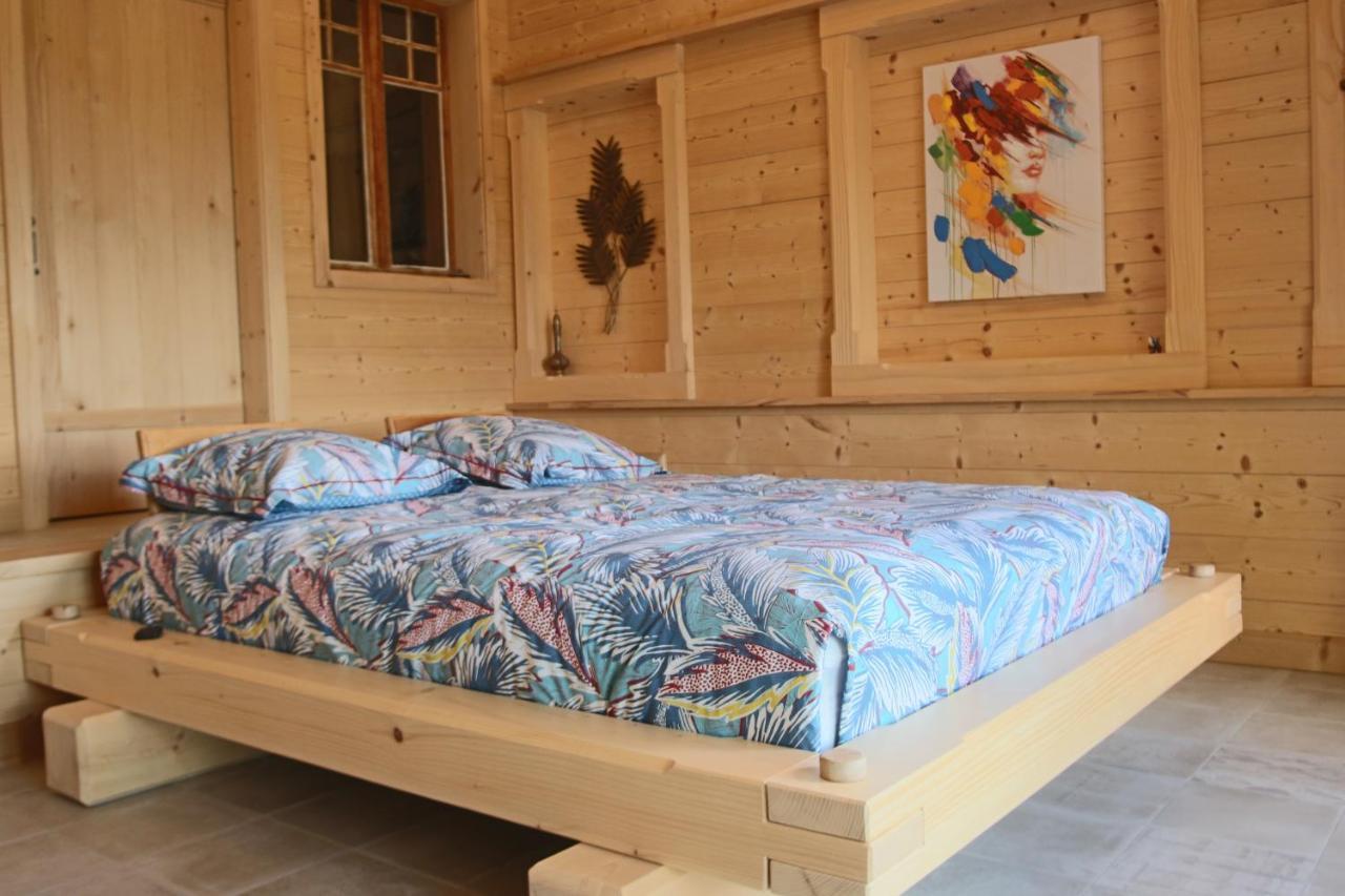 Les Abeilles Bed & Breakfast Romont Bagian luar foto