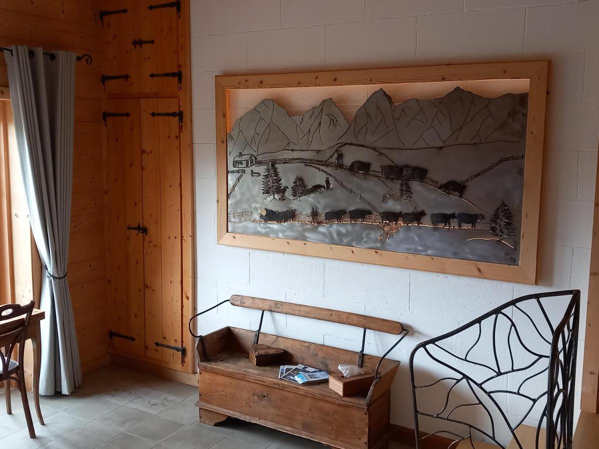 Les Abeilles Bed & Breakfast Romont Bagian luar foto