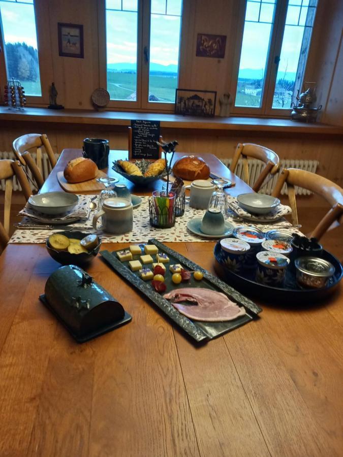 Les Abeilles Bed & Breakfast Romont Bagian luar foto