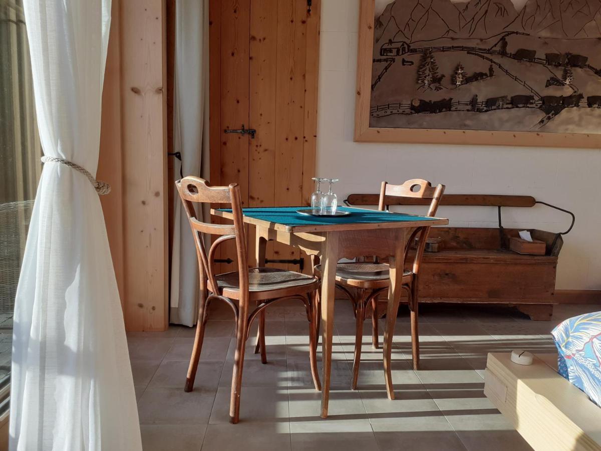 Les Abeilles Bed & Breakfast Romont Bagian luar foto