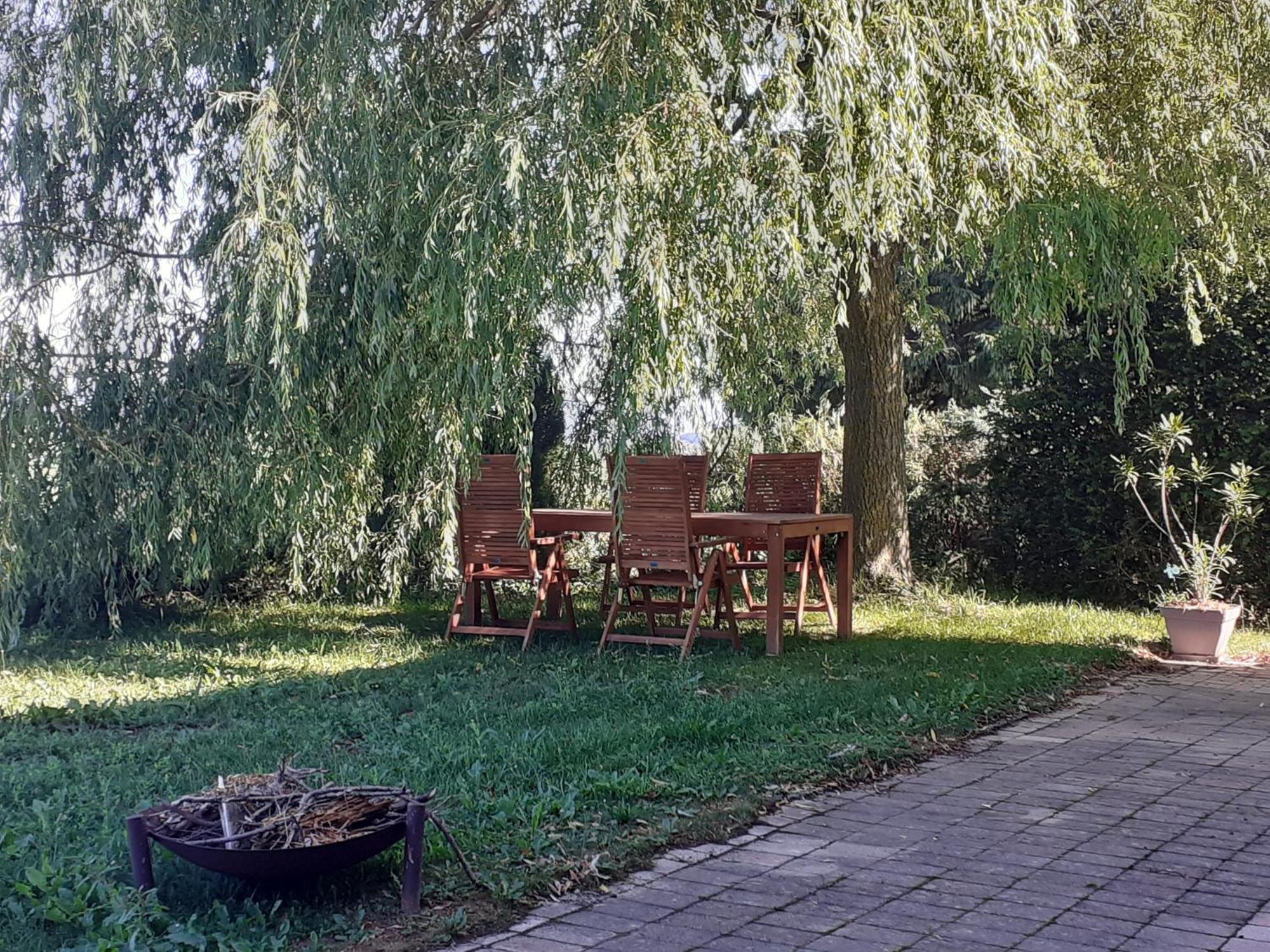 Les Abeilles Bed & Breakfast Romont Bagian luar foto